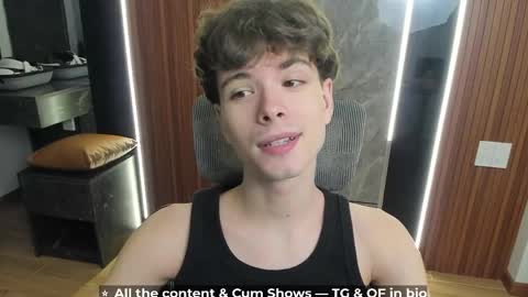 Snapshot of calvin_loves_you chatting on 19, 5, 2026 Hey I am Calvin online show from 19, 5, 2026