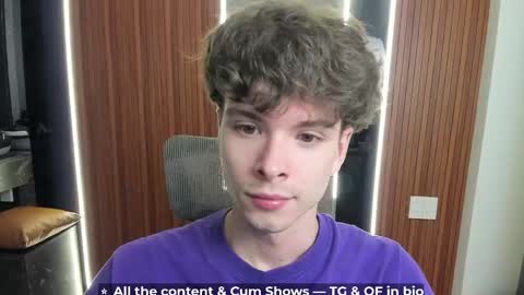 Snapshot of calvin_loves_you chatting on 29, 5, 2026 Hey I am Calvin online show from 29, 5, 2026