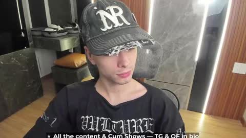 Snapshot of calvin_loves_you chatting on 2, 6, 2026 Hey I am Calvin online show from 2, 6, 2026