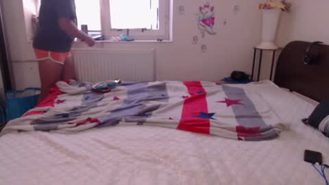 Calvinjohnlad online show from 12, 11, 2025