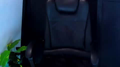 camara110 online show from 14, 1, 2025