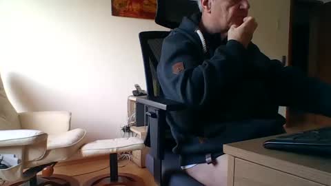 Snapshot of camcologne chatting on 23, 12, 2024 camcologne online show from 23, 12, 2024