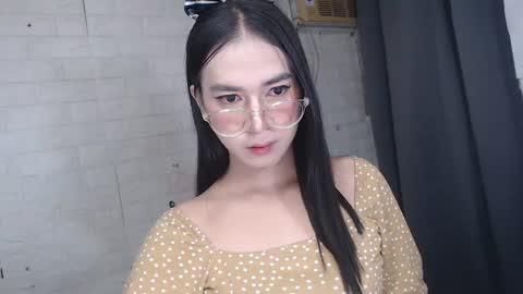 camela_star online show from 1, 2, 2025