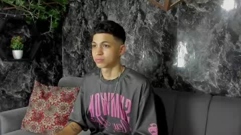 Snapshot of cameron_lux4 chatting on 24, 4, 2026 CAMERON online show from 24, 4, 2026