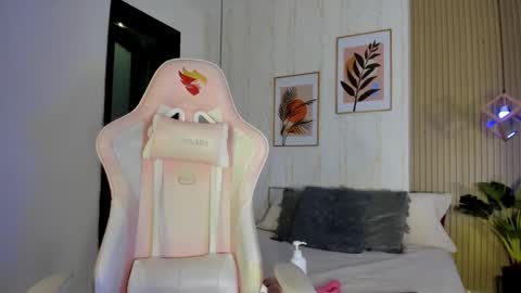 Cameron  online show from 17, 9, 2025