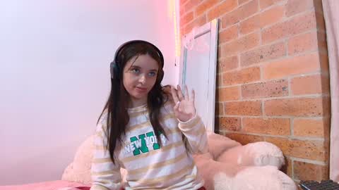 Snapshot of cami_casti777 chatting on 23, 1, 2025 trini-1000 online show from 23, 1, 2025