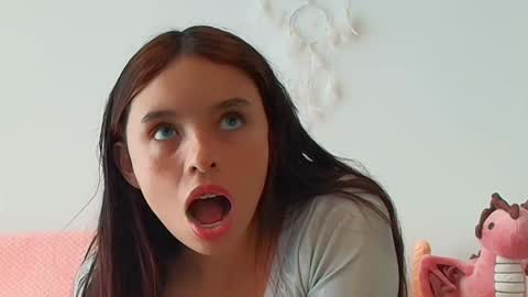 Snapshot of cami_casti777 chatting on 31, 1, 2025 trini-1000 online show from 31, 1, 2025