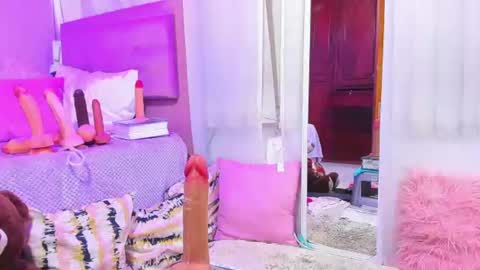 Snapshot of cami_evanns chatting on 25, 6, 2026 Camila online show from 25, 6, 2026