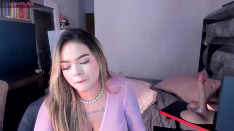 Snapshot of camijhonss chatting on 3, 11, 2025 camijhonss online show from 3, 11, 2025