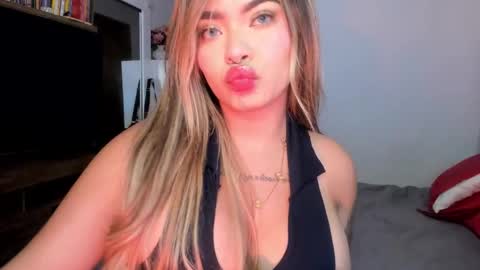 Snapshot of camijhonss chatting on 15, 11, 2025 camijhonss online show from 15, 11, 2025