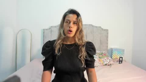 Snapshot of camila_borbon_ chatting on 6, 5, 2026 online show from 6, 5, 2026