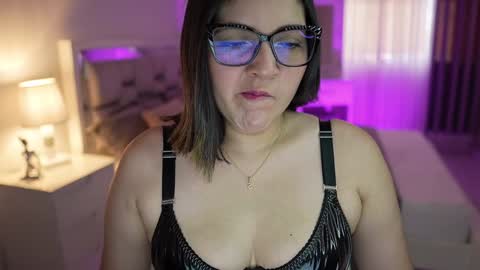 Camila buitrago online show from 6, 12, 2024