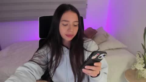 Snapshot of camila_ec2 chatting on 24, 4, 2026 C A M I online show from 24, 4, 2026