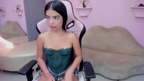 Snapshot of camila_l02 chatting on 19, 4, 2026 Camila online show from 19, 4, 2026