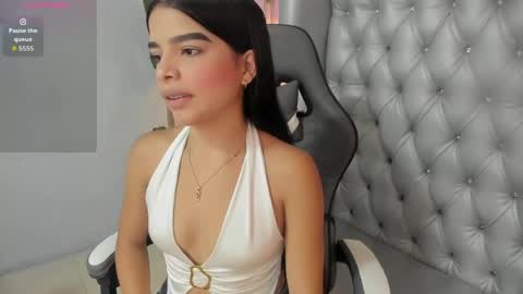 Snapshot of camila_l02 chatting on 4, 5, 2026 Camila online show from 4, 5, 2026