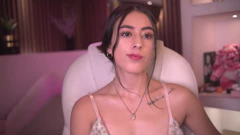 camila_martinez9 online show from 18, 9, 2025