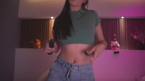 camila_martinez9 online show from 16, 12, 2025