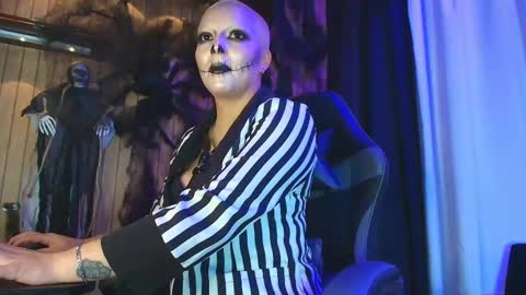    online show from 31, 10, 2025