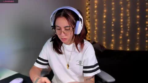 Snapshot of camilaalee chatting on 29, 10, 2025 CAMILAA LEE  online show from 29, 10, 2025