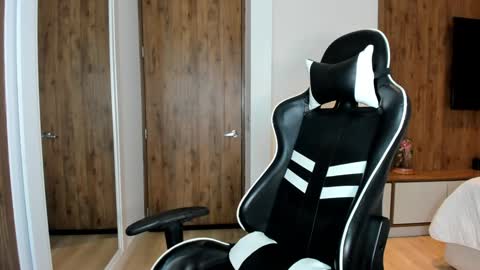 Camila online show from 27, 2, 2026