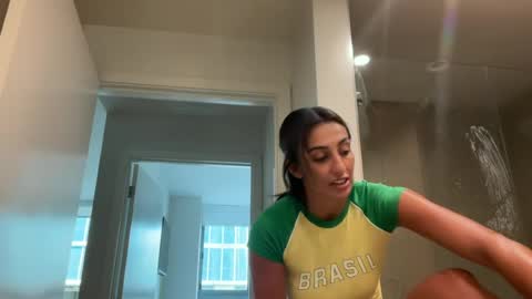 Snapshot of camiliakxoxo chatting on 25, 7, 2026 camiliakxoxo online show from 25, 7, 2026