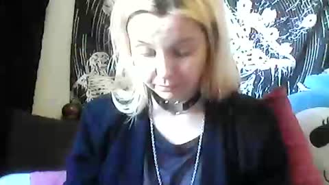 Snapshot of camille_deville chatting on 18, 12, 2024 Camille Deville online show from 18, 12, 2024