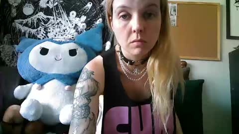 Snapshot of camille_deville chatting on 19, 1, 2025 Camille Deville online show from 19, 1, 2025