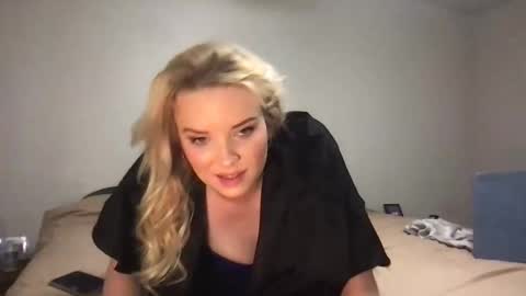 Snapshot of camilleclairexo chatting on 5, 4, 2026 camilleclairexo online show from 5, 4, 2026