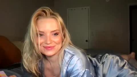 Snapshot of camilleclairexo chatting on 5, 5, 2026 camilleclairexo online show from 5, 5, 2026