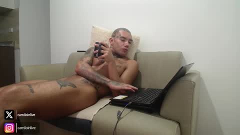 Snapshot of camiloinlive chatting on 22, 10, 2025 camiloinlive online show from 22, 10, 2025