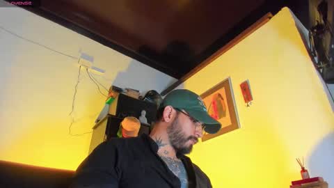 Snapshot of camilomayer chatting on 17, 11, 2025 Camilo online show from 17, 11, 2025