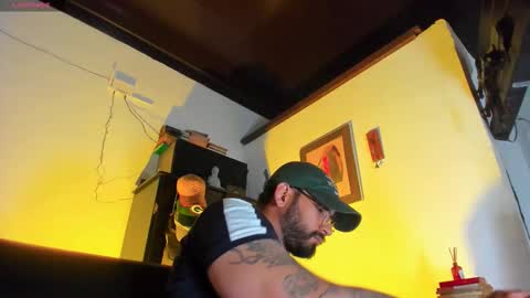 Snapshot of camilomayer chatting on 20, 11, 2025 Camilo online show from 20, 11, 2025