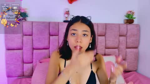 camiluxe online show from 17, 10, 2025