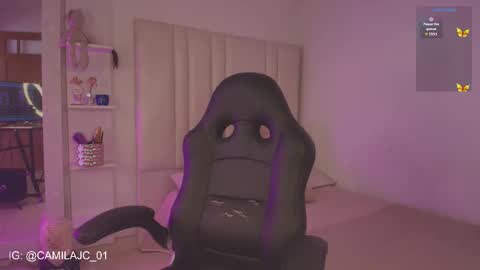 Laura Camila online show from 5, 3, 2026