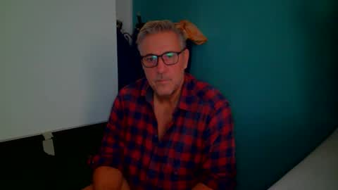 camunication online show from 25, 10, 2025