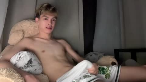 Snapshot of camwithethan chatting on 4, 5, 2026 Ethan online show from 4, 5, 2026