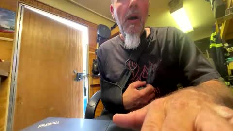 Chris online show from 8, 5, 2026