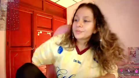 Snapshot of candase_ chatting on 25, 6, 2026 Candase online show from 25, 6, 2026