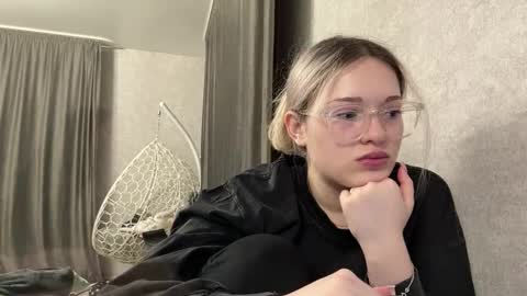 candelariahile online show from 17, 2, 2026