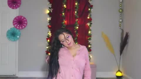 Snapshot of candy_girl_1830 chatting on 8, 11, 2025 candy girl 1830 online show from 8, 11, 2025