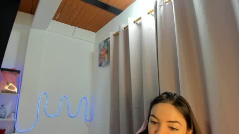 candy_kitty7343 online show from 8, 4, 2026