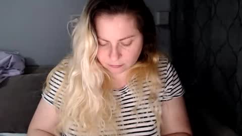 Snapshot of candycream74 chatting on 3, 2, 2026 Laura online show from 3, 2, 2026