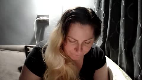 Snapshot of candycream74 chatting on 13, 3, 2026 Laura online show from 13, 3, 2026