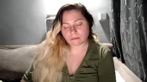 Snapshot of candycream74 chatting on 22, 3, 2026 Laura online show from 22, 3, 2026