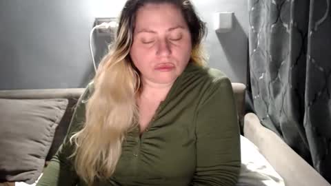 Snapshot of candycream74 chatting on 28, 3, 2026 Laura online show from 28, 3, 2026