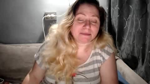 Snapshot of candycream74 chatting on 3, 4, 2026 Laura online show from 3, 4, 2026