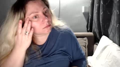 Snapshot of candycream74 chatting on 7, 4, 2026 Laura online show from 7, 4, 2026