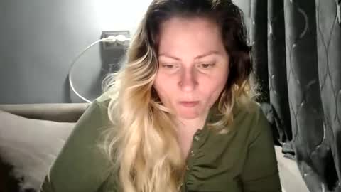 Snapshot of candycream74 chatting on 14, 4, 2026 Laura online show from 14, 4, 2026