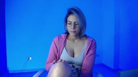 Snapshot of candydowson1 chatting on 23, 9, 2025 Candy Dowson online show from 23, 9, 2025