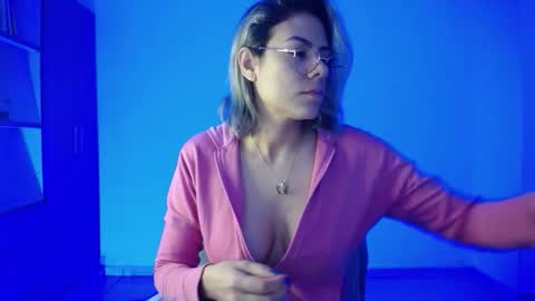 Candy Dowson online show from 31, 10, 2025